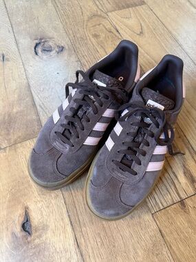 Adidas Gazelle Bold Brown Suede Sneakers with Pink Stripes Women’s 9